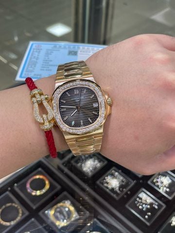 Đắm chìm trong vẻ đẹp sang trọng với phiên bản đồng hồ nam patek* philippe*