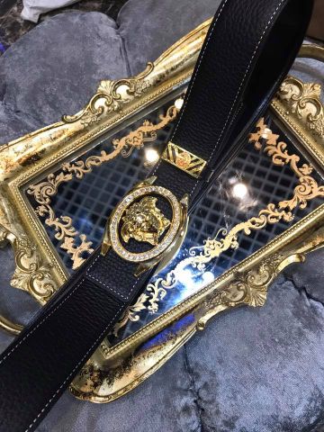 Belt versace nam hàng về cực đẹp và rất tinh xảo, dây da mềm sụn