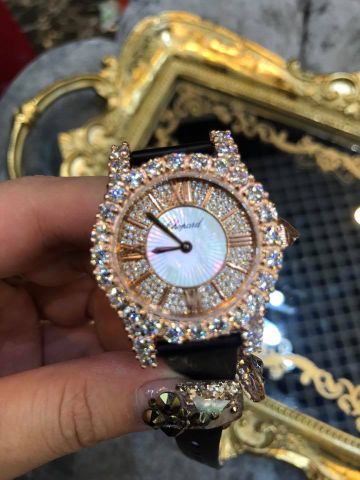đồng hồ chopard siêu cấp nạm kim cương nhân tạo chuẩn đẹp có rất nhiều màu