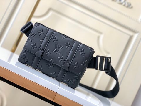 Túi LV* nam nữ sz 21cm da bò dập nổi hoạ tiết Monogram dáng vuông vắn đẹp SIÊU CẤP