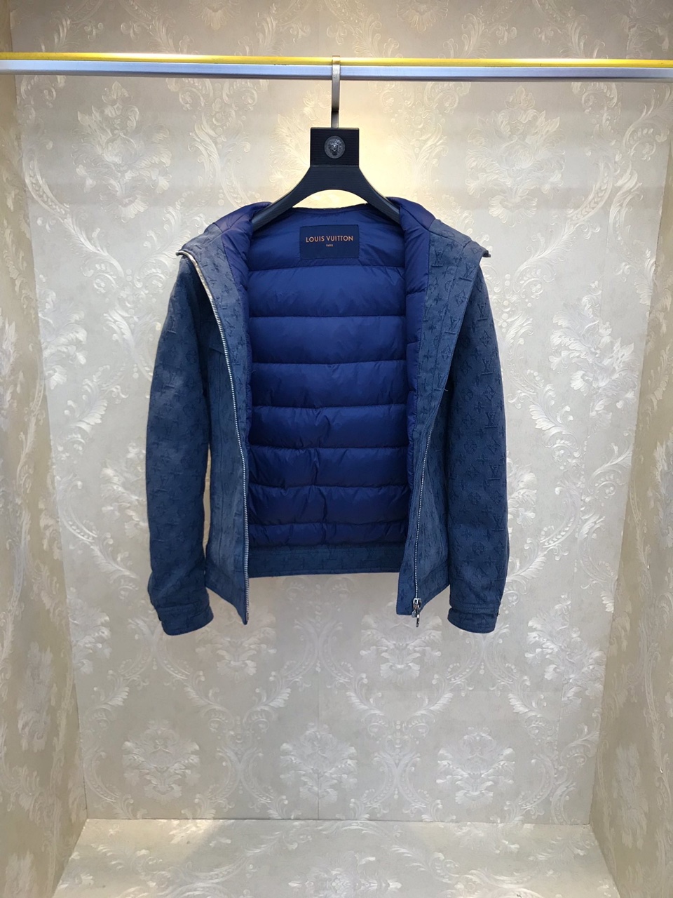 Áo khoác nam LV hoạ tiết Monogram lót phao lông vũ đẹp ấm SIÊU CẤP lien fashion #29 Áo khoác nam LV hoạ tiết Monogram lót phao lông vũ đẹp ấm SIÊU CẤP lien fashion