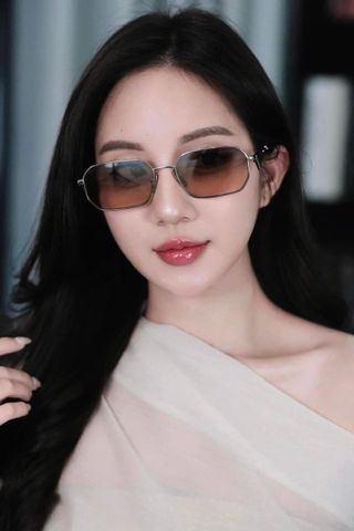 Kính nữ PRADA* mắt vuông gọng kim loại