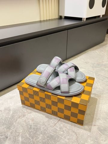 DÉP NAM L*V  CHECKERBOARD