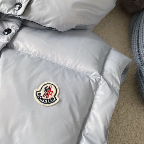 Áo phao gile moncler* có mũ đẹp VIP 1:1