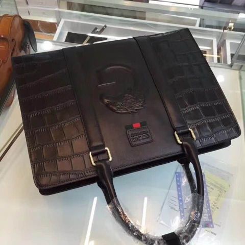 Túi da nam gucci vân cá sấu quá đẹp 39cm