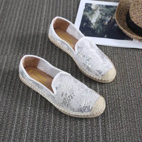 Slip on thêu hoạ tiết độc đẹp