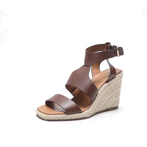 Sandal đế xuồng đẹp cao 9cm lên chân đẹp quá