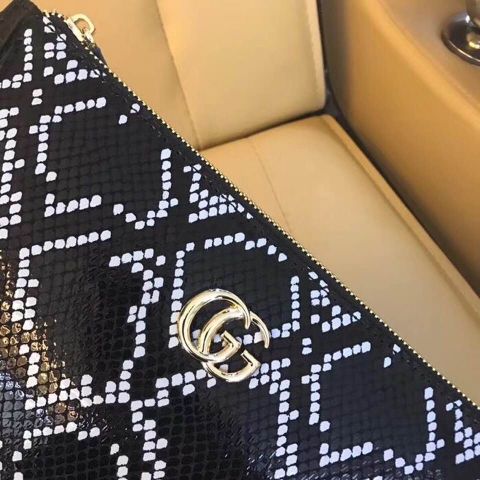 Clutch gucci đẹp độc hoạ tiết đen trắng 29cm