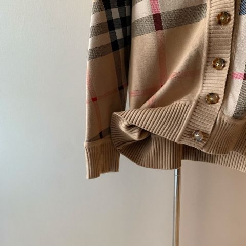 Áo cardigan len nam nữ  Burberry* kẻ đẹp VIP 1:1