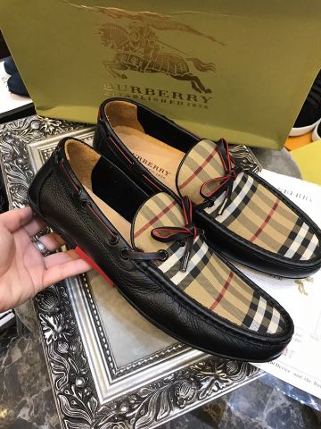 Giày lười burberry kẻ pha da mềm đẹp