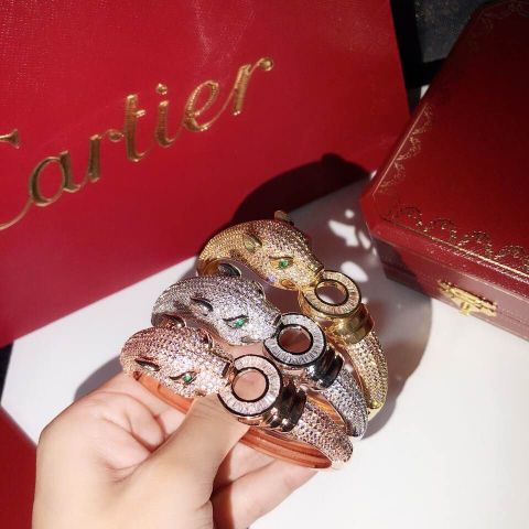 Lắc tay cartier mạ vàng đính đá đẹp sang