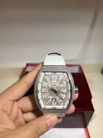 Đồng hồ nam franck muller viền kim siêu cấp