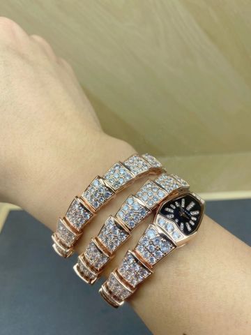 Đồng hồ nữ Bvlgari* rắn quấn 3 vòng nạm full kim mẫu này quá đẹp và sang hàng độc VIP 1:1