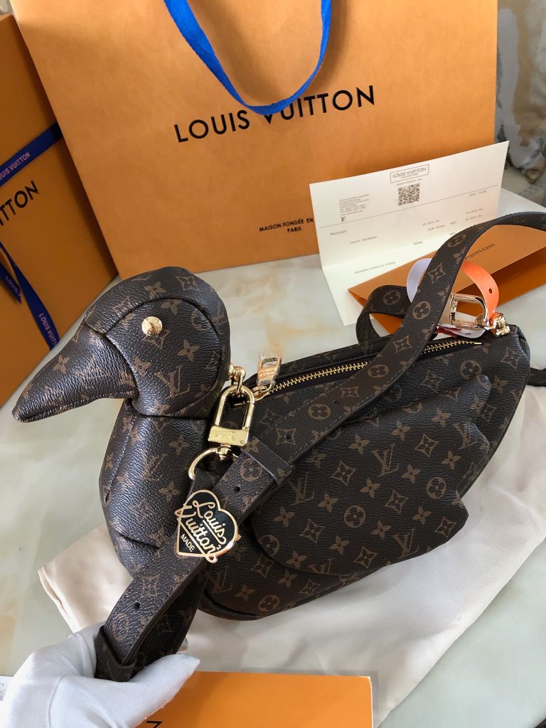 Móc Khóa Và Phụ Kiện Treo Túi Vivienne S00  Phụ kiện  LOUIS VUITTON