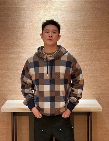 Áo hoodie  L*V nam nữ hoạ tiết caro có mũ chùm đầu
