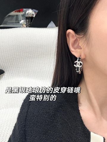 CH bông tai nữ mang đến vẻ đẹp vừa ngọt ngào vừa cá tính