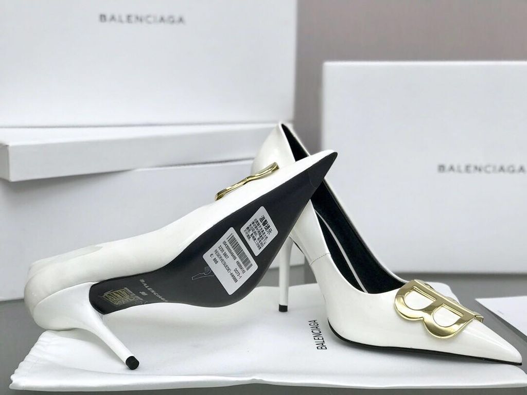 Thương hiệu xa xỉ Balenciaga tung mẫu dép cao gót Crocs có giá dự kiến  1000 USD