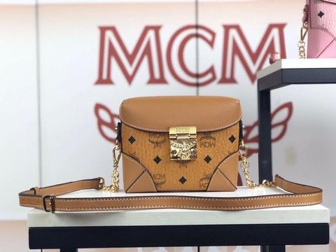 Túi MCM mini quá đẹp và xinh có nhiều màu size 17x12,5x5cm