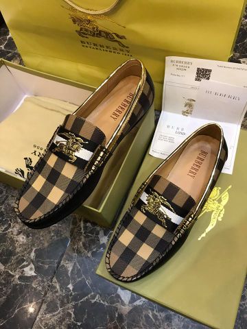 Giày lười burberry