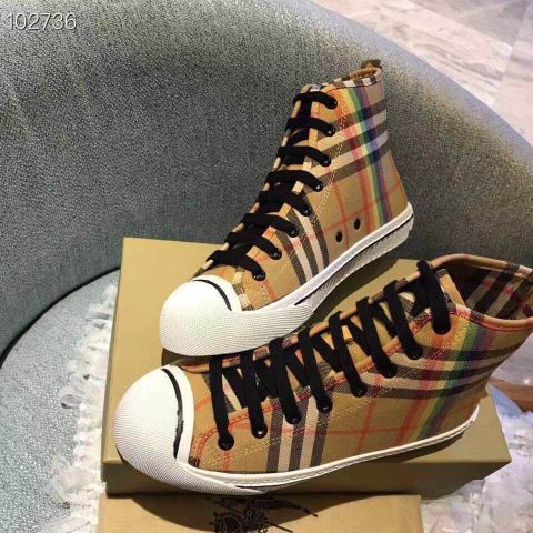 Giày thể thao burberry nữ kẻ cao cổ