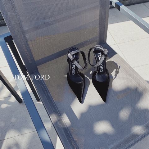 Giày cao gót TOM FORD cao 9,5cm quai đính đá dáng đẹp