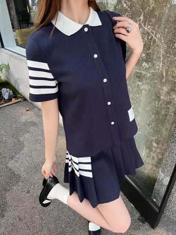 THOM* BROWNE* mang đến set áo nữ & chân váy