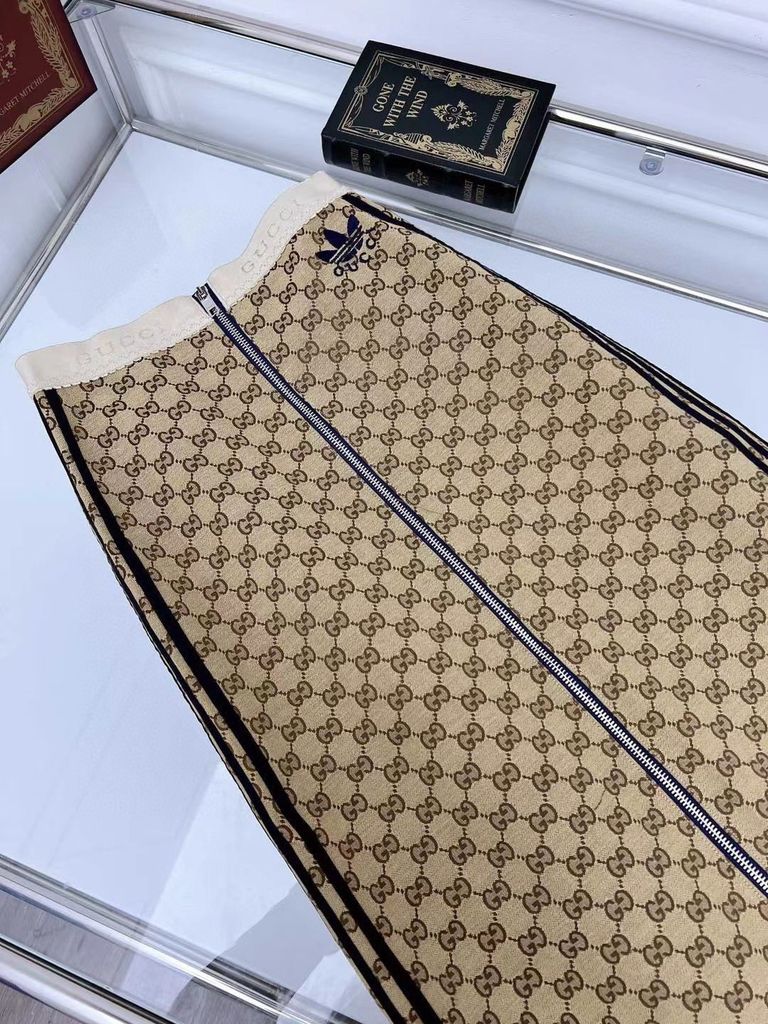 Chân váy chữ A Gucci cạp cao phối đai da  Váy Đầm