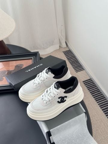 Giày thể thao nữ CHNEL*  – phong cách sporty-chic đỉnh cao