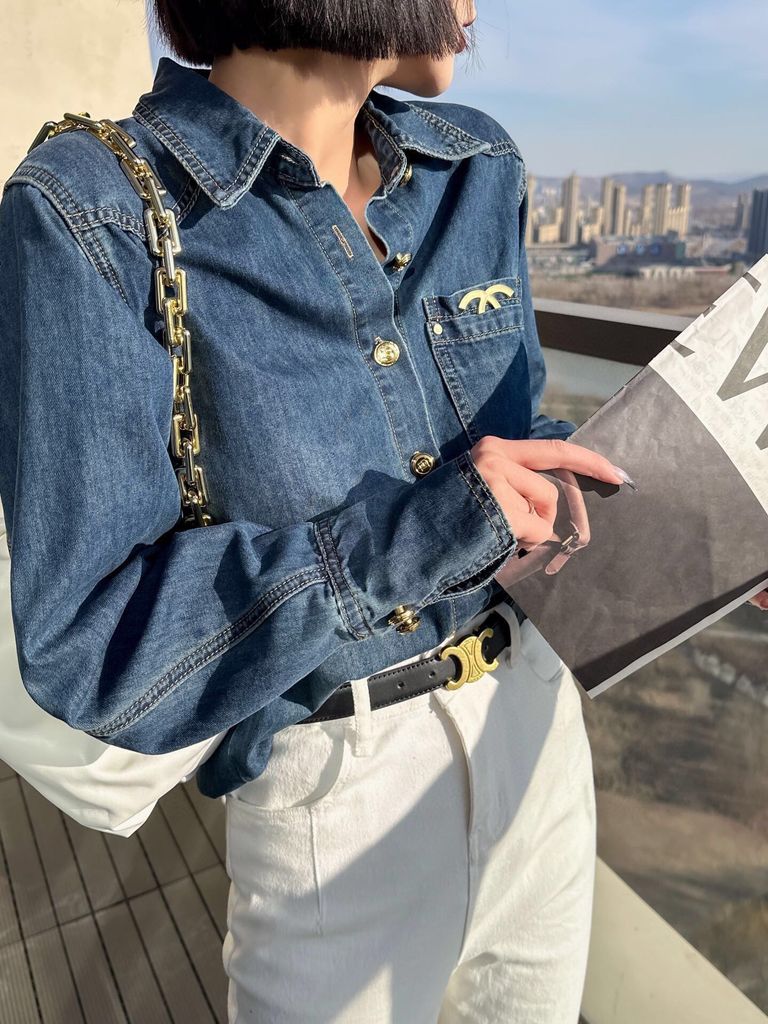 Sơ mi nữ jean chanel* SIÊU CẤP 1400k - áo sơ mi denim mỏng màu xanh l – lien fashion Sơ mi nữ jean chanel* SIÊU CẤP 1400k - áo sơ mi denim mỏng màu xanh l – lien fashion