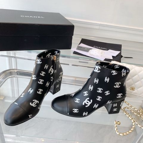 Boot chanel* cổ thấp da bò in hoạ tiết logo gót vuông cao 7cm đẹp sang VIP 1:1