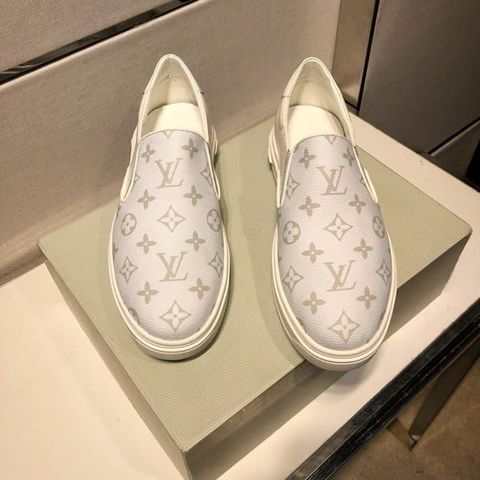 Giày slip on nam LV hoạ tiết logo đẹp có màu trắng và ghi