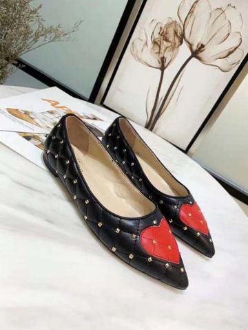 Giày bệt valentino tán đinh đẹp độc màu nude và đen size 35-10