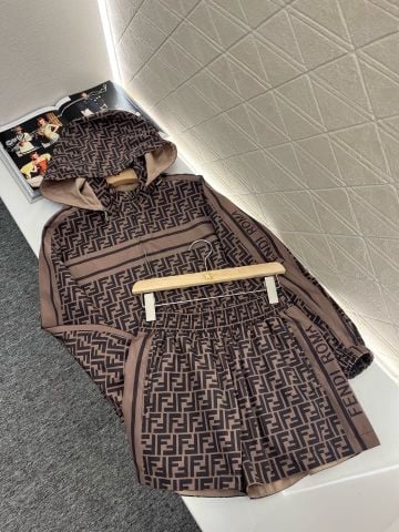 Bộ đồ nữ FENDI* 2025 – Áo khoác in họa tiết & Quần short phối tone-tone