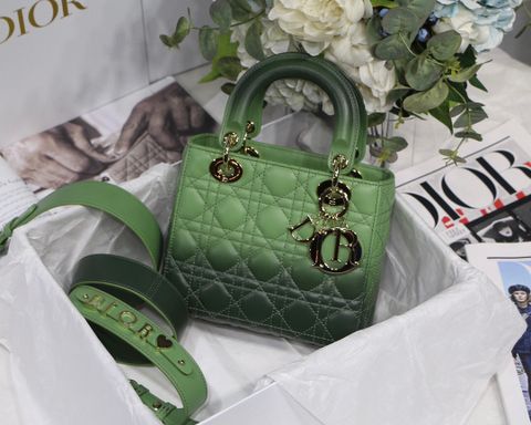 Túi xách nữ Dior* lady SIÊU CẤP size 20cm da cừu màu omber mix đẹp sang kèm quai bản to nẹp chữ kim loại