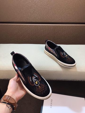 Giày slip on nam GUCCI thêu hổ