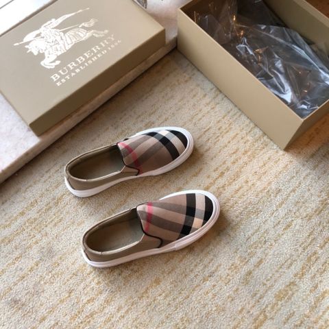 Giày slip on nữ Burberry* kẻ đẹp cao cấp 35-40