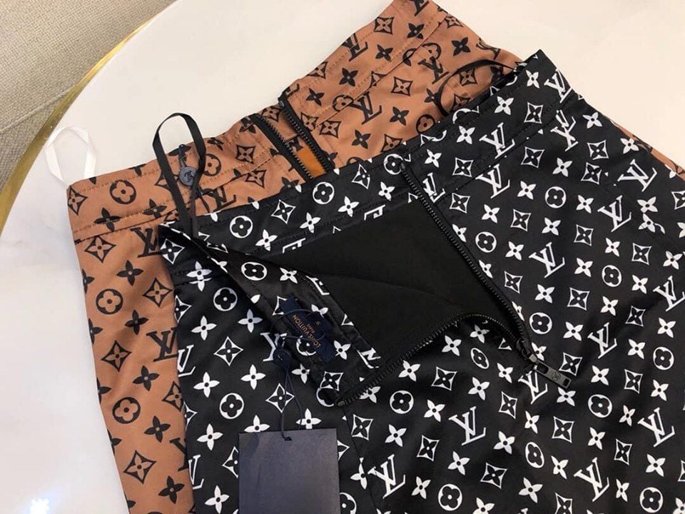 Chân váy jeans LV hoạ tiết Monogram màu hồng tím màu hot năm nay SIÊU   lien fashion