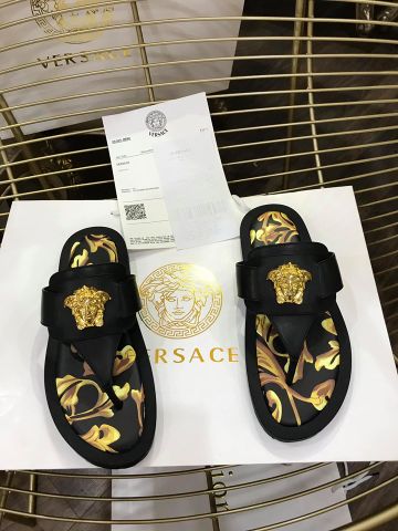 Dép tông nam VERSACE đế hoa văn logo vàng