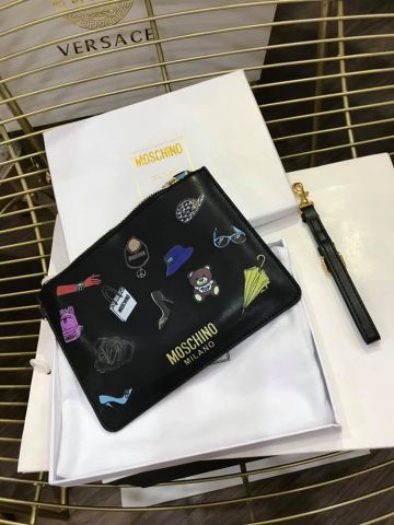 Clutch nữ moschino Size nhỏ xinh