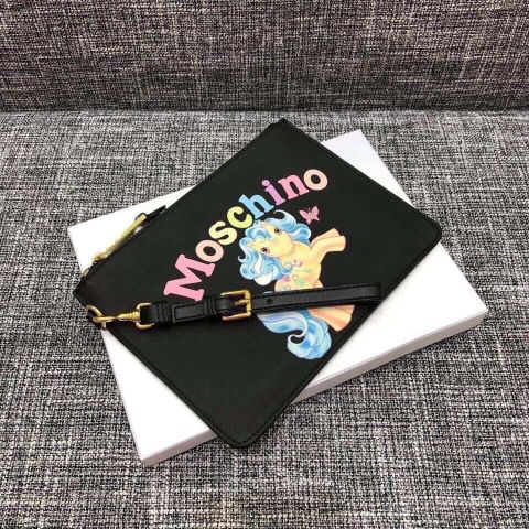 Clutch moschino đẹp độc