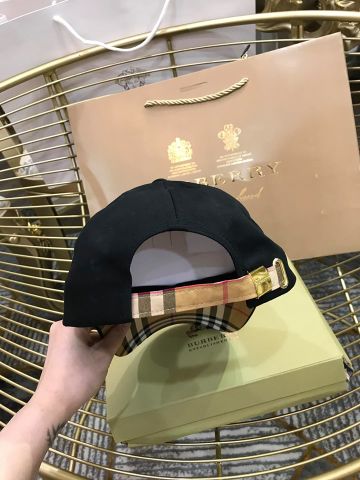 Mũ lưỡi trai nam nữ BURBERRY lót kẻ