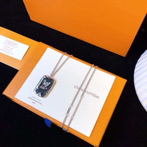 Dây chuyền LV đẹp cao cấp