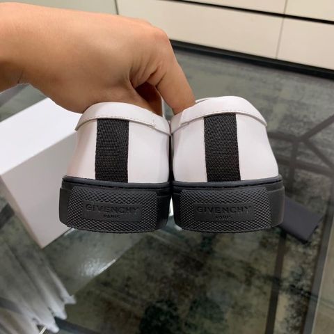 Giày slip on nam GIVENCHY da bò lỳ đẹp màu trắng và đen