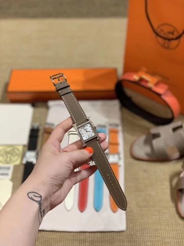 Đồng hồ nữ HERMES mặt vuông nạm đá dây da đủ màu đẹp