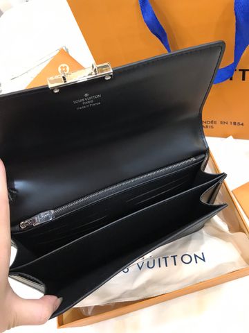 Clutch LV nam nữ da tăm ngang khoá bạc cực đẹp