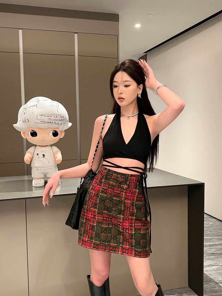 Lịch sử giá Chân váy bò Gucci GC biểu tượng logo in đẹp mẫu chân váy phổ  biến dễ mặc cập nhật 72023  BeeCost