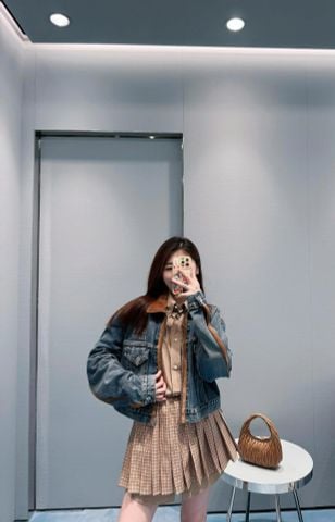 Áo khoác jeans nữ miu* miu*