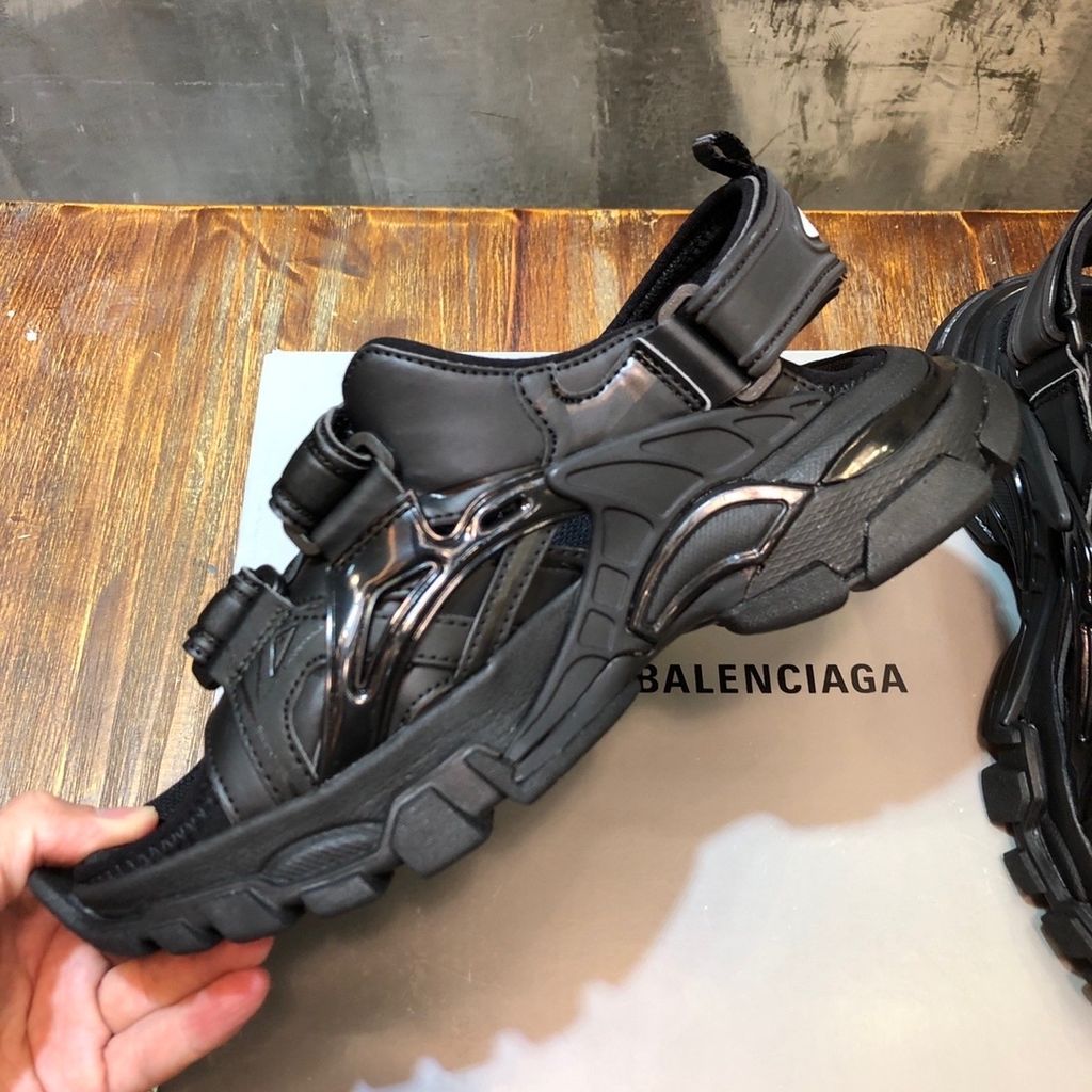 Bb leather sandal Balenciaga Black size 375 IT in Leather  32068726