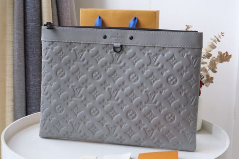 Clutch LV* nam nữ sz 34cm da bò dập hoạ tiết Monogram xám đẹp sang SIÊU CẤP mẫu mới