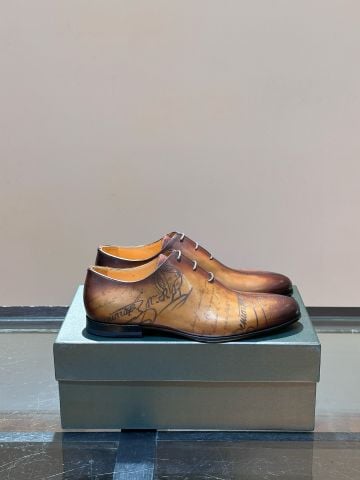Hòa mình vào đỉnh cao nghệ thuật da patina với Giày âu Berlut*i